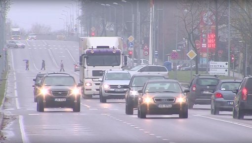 Iereibušu autovadītāju uz Latgales ceļiem kļūst arvien vairāk (VIDEO)