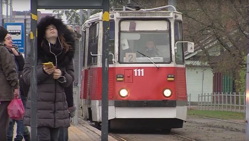 Vairākas dienas pilsētā nekursēs 2. maršruta tramvaji (VIDEO)