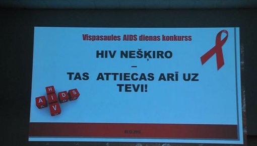 Daugavpils Centra vidusskolā notika konkurss “HIV nešķiro – tas attiecas arī uz tevi!” (VIDEO)