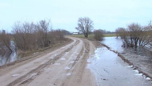 Straujā ūdens līmeņa celšanās Daugavā pie Daugavpils ir apstājusies (VIDEO)