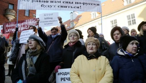 Šonedēļ kārtējo reizi protestēs pret pāreju uz mācībām latviešu valodā