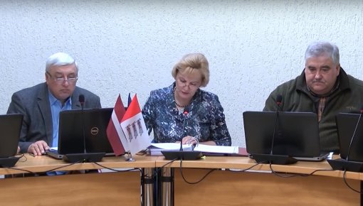 Daugavpils novada domē darbu uzsāka jauns deputāts (VIDEO)