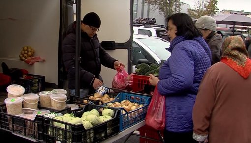 Zemnieku tirdziņš strādā (VIDEO)