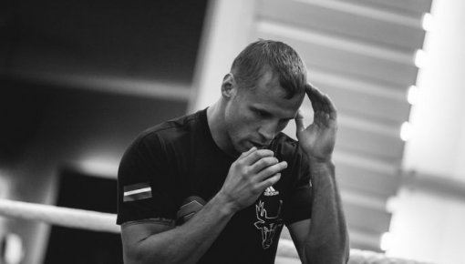 Mairis Briedis pēc punktiem uzvar sīksto Delorjē un izcīna savu 24. uzvaru