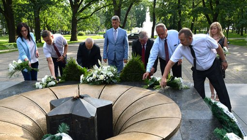 Daugavpilī godina pilsētas atbrīvotāju piemiņu