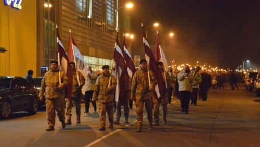 Lāčplēša dienā godina Latvijas aizstāvjus