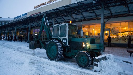 Mēnesi Daugavpilī ietves tiks kaisītas ar granīta šķembām