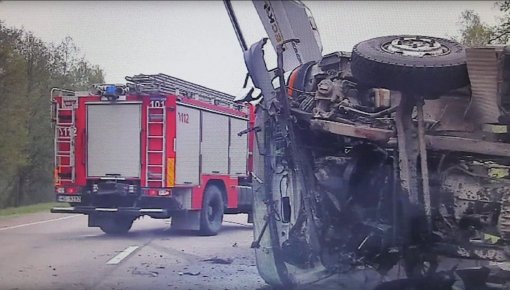 Vairākos ceļu satiksmes negadījumos ir cietušie un mirušie (VIDEO)