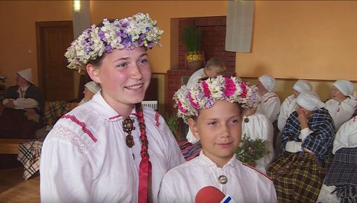 Turpina vākt folkloru Preiļu un Līvānu novados (VIDEO)