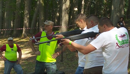 Mednieki sporto saietā Ambeļu pagastā (VIDEO)