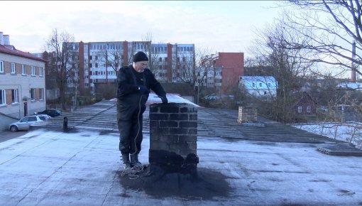 Skursteņslauķi aicina laicīgi sakārtot dūmvadus (VIDEO)