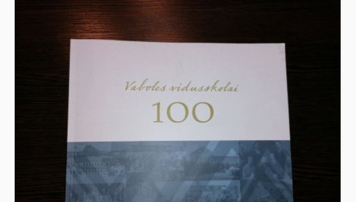 Vaboles vidusskola nosvinēja 100 gadu jubileju ar vērienu