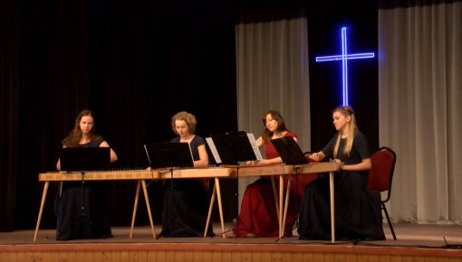 Dagdā norisinājās Adventa Lūgšanu brokastis (VIDEO)