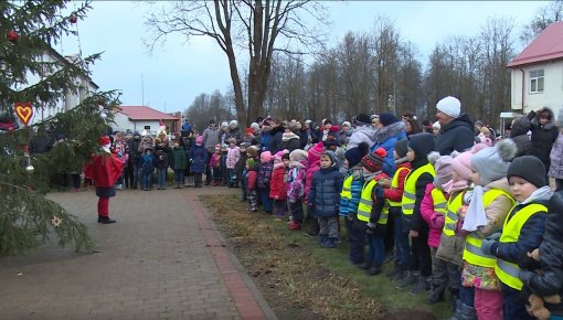Viļakā ar vairākiem pasākumiem iezīmē Ziemassvētku tuvošanās (VIDEO)