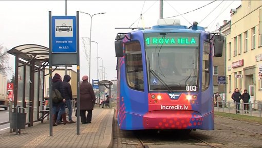 Tramvaju braucienu sarakstā notiks izmaiņas (VIDEO)