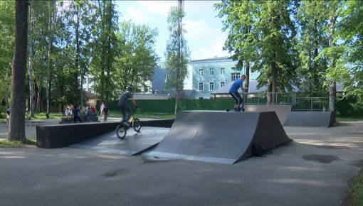 Vasarā aktualizējas bērnu drošības jautājumi (VIDEO)