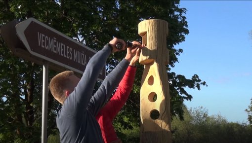 Neretas novadā ierok uzreiz četrus simboliskos Latvijas robežstabiņus (VIDEO)