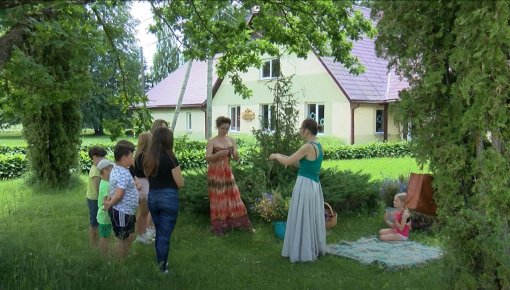 Upītē sagaida vasaras saulgriežus senajās tradīcijās (VIDEO)