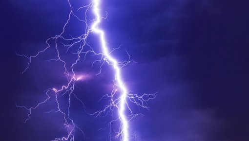 No 5. jūnija rīta spēkā oranžais brīdinājums par stipru pērkona negaisu un intensīvām lietusgāzēm