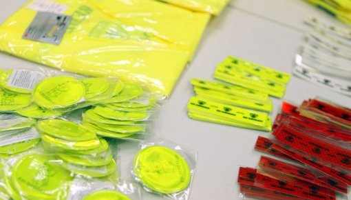 Pašvaldības policija atgādina: atstarotājs tumšajā laikā ir obligāts