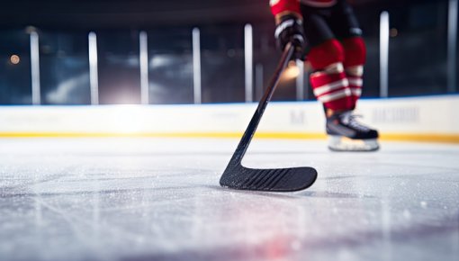 Nāvējošs negadījums pusaudžu hokeja treniņā satricina Lietuvu: trāpījums ar nūju beidzas letāli