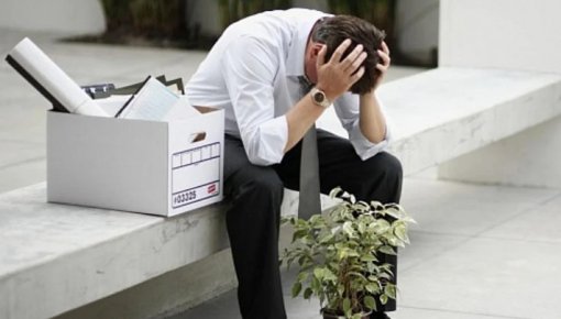 Eksperti brīdina: 2026. gadā iespējams masveida bezdarbs