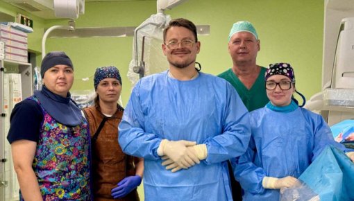 Daugavpils reģionālajā slimnīcā pirmoreiz veikta sirds aortālā vārstuļa paplašināšanas operācija