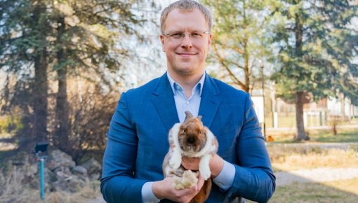 Lieldienu sveiciens no Daugavpils valstspilsētas pašvaldības domes priekšsēdētāja Andreja Elksniņa