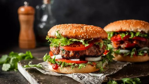 Neticami, bet fakts - dažkārt burgers var būt labāka izvēle nekā salāti, ja vēlaties zaudēt svaru
