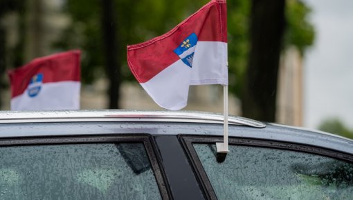 Tūrisma nodaļā bez maksas būs pieejami Daugavpils auto karodziņi