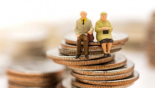 Aptauja atklāj bažas par pensiju: finansiāli droši jūtas vien 14 % iedzīvotāju