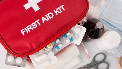 Kā sagatavot aptieciņu ceļojumam ar bērnu? Skaidro farmaceite