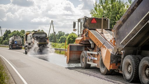 Autovadītāju ievērībai - būvdarbi notiek 70 valsts autoceļu posmos