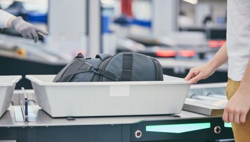Ko lidostu drošības kontrolē atņem visbiežāk? Dažas lietas ceļotājus joprojām pārsteidz