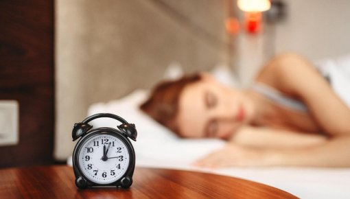 Kāpēc dažreiz nedzirdam pat skaļu modinātāju? Zinātniekiem ir skaidrojums