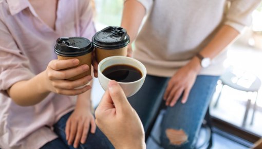 Kļūda pēc kafijas dzeršanas, kas var kaitēt zobu emaljai