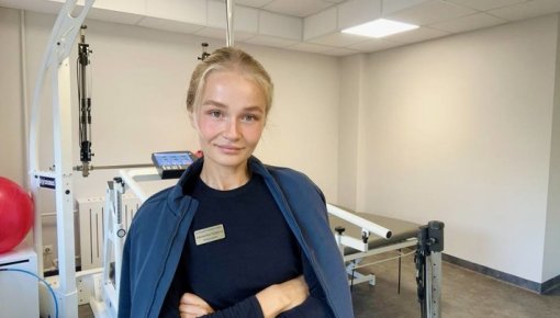 Kā izvēlēties mugursomu un iekārtot darba vietu skolēnam? Skaidro fizioterapeite