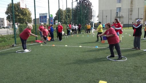 Sports, kas palīdz atkal iziet sabiedrībā: Daugavpilī pulcējās cilvēki ar invaliditāti no Latvijas un Lietuvas