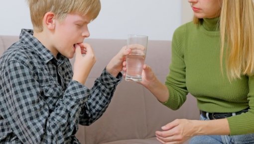 Ko vajadzētu ielikt skolēna mājas aptieciņā? Farmaceites ieteikumi