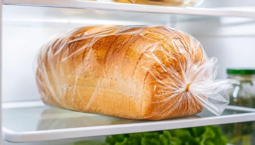 Kāpēc maize ledusskapī kļūst cieta ātrāk? Daudzi pieļauj šo uzglabāšanas kļūdu