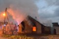 Kaimiņš glābjot degošās mājas saimnieku riskē ar savu dzīvību