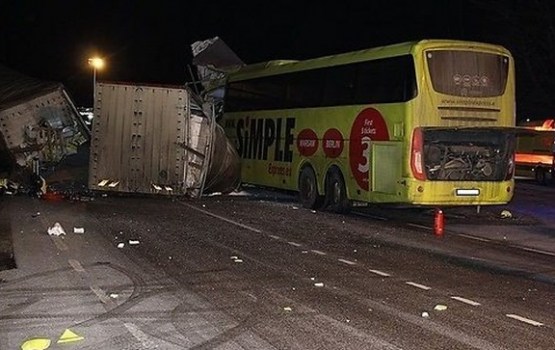 Autobusa avārijā Igaunijā gājis bojā Latvijas pilsonis