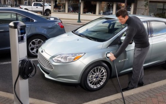 Vācija paziņo par subsīdiju plānu elektroautomobiļu noieta veicināšanai