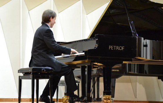 Talantīgo pianistu meistarkursi Daugavpilī