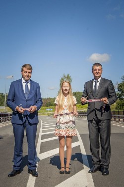 Atklāts rekonstruētais Vecpiebalgas ceļa posms un jaunais tilts pār Gauju 