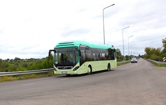 AS “Daugavpils satiksme” testē jauno zemās grīdas pilsētas autobusu