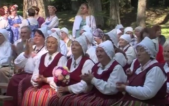 Ar dziesmām un dejām tika aizvadīta piektā „Atvasara Juzefovā”