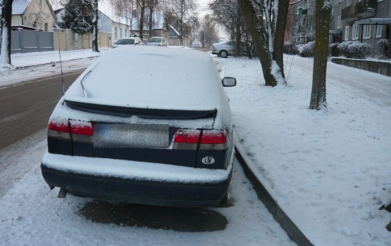 Saeima ļauj uzturlīdzekļu parādniekiem aizliegt vadīt auto