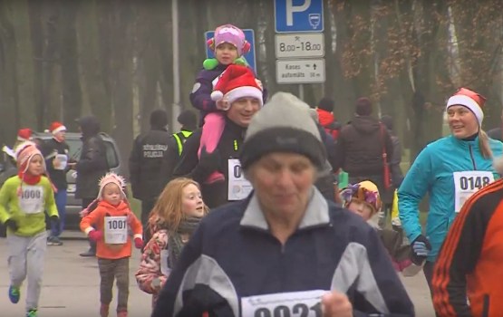 Vairāk nekā 300 dalībnieki 2016.gadu aizvadīja svinīgā skrējienā