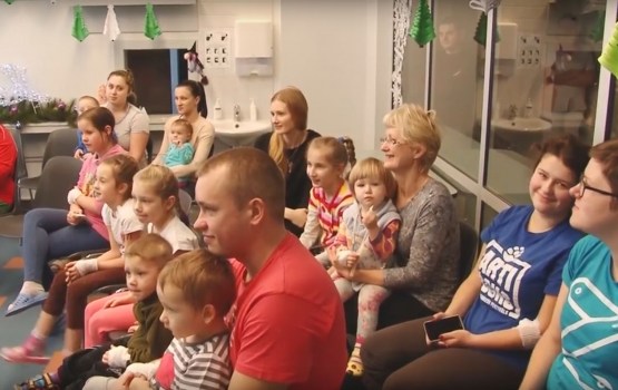 Jaunā gada priekšvakarā Daugavpils reģionālajā slimnīcā sveica bērnus un pieaugušos